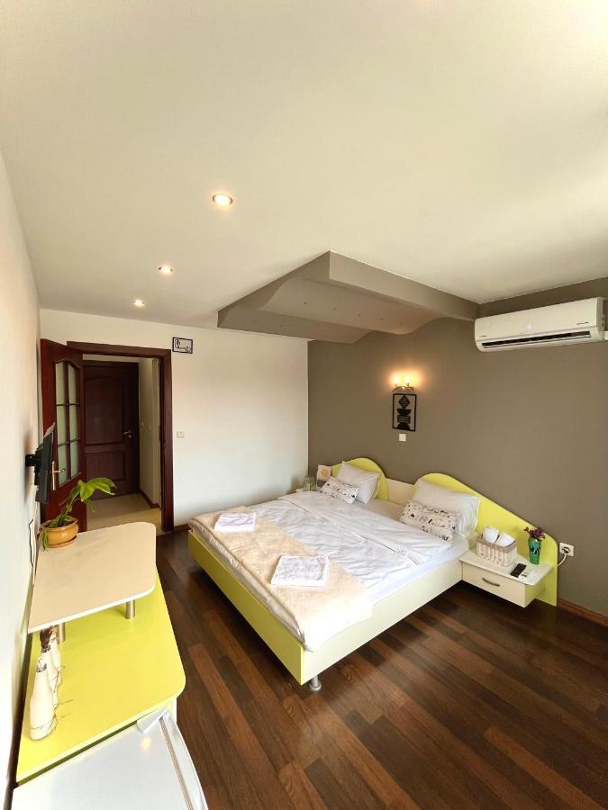 Sea And Mountain Hotel Prolesha Exterior foto
